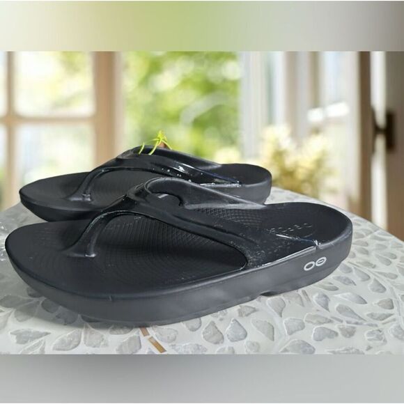 NWT OOFOS Oolala Recovery Slip On Flip Flops Women's Sandals Size 6 – Black - Picture 3 of 12